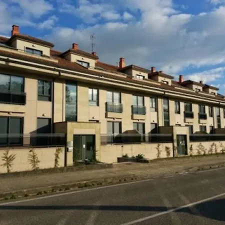 Bajo Con Piscina En Residencial Vichona, アパート サンシェンショ